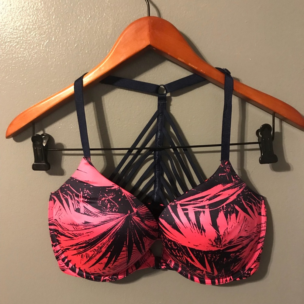vs pink bra